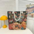 Geweven tote tas met prachtig vintage vlinder- en bloemenpatroon en sterke touw handvatten. - Stijl 2