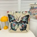 Chique canvas tote tas met een prachtig groot kleurrijk vlinder borduurwerk patroon. - Stijl 1