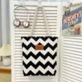 Klassieke zwart-witte chevron canvas shopper tas met stevige touw handvatten voor dagelijks. - Zwart Wit Golfpatroon / Patroonstijl 7