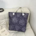 Borsa shopper in tela blu con motivo cachemire e manici in corda per viaggi estivi. - Stile Fantasia 5