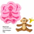 Nahaufnahme der rosa Silikon Affenform, zeigt flexible Textur und fertige Fondantform genau. - Affe Stil (164430) / Rosa