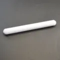 Vue détaillée de la tige en plastique blanc POM, matériau durable pour rouleau de pâtisserie. - POM 23x2.5cm Sans Anneaux / Blanc