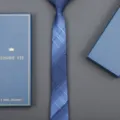 Blue plaid silk tie set with elegant gift box for men business formal wear and daily use. - 6cm Stylish Men Plaid Zipper (With Long Gift Box)