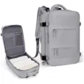 Großer grauer Reise-Rucksack mit vielen Fächern, USB-Anschluss und Doppelreißverschluss. - Grau