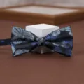 Men's fashion business retro floral jacquard bow tie detail shot, exquisite double-layer design. - Blue Begonia