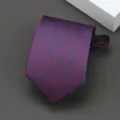 Vista detallada en primer plano de una corbata texturizada con cremallera en azul y rojo. - Estilo Rayado Diagonal Estrellado / 8cm / Azul Marino y Rojo