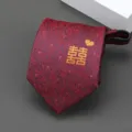 Corbata de boda roja con cremallera y detalle de bordado de doble felicidad. - Estilo Bordado de Doble Felicidad Cuadrada / 8cm / Rojo Oscuro
