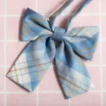 Detalle de pajarita de uniforme JK a cuadros azules, lindo accesorio de cuello corto. - Pajarita / Cuadros Helado