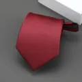 Corbata con cremallera rojo vino de tela fina texturizada, ideal para trajes formales de negocios. - Estilo de Punto de Cuadrícula Pequeña / 8cm / Burdeos
