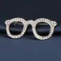 Strass Brillen Brosche Detailaufnahme, modische Kristall Anstecknadel fur Herren Anzuge. - Silberne Brille Brosche