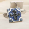 Boutons de manchette carrés argentés avec émail bleu et cristaux pour chemise homme. - Porcelaine Bleue et Blanche