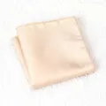 Elegante gouden zijden pochet voor heren, perfect voor zakelijke pakken en formele bruiloften. - Zachte Wolk Lichtgeel