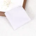 Witte zijden pochette voor heren, klassiek trouwpak zakdoek accessoire voor formele pakken stijl. - Zachte Wolk Paviljoen Wit Borstzakdoek