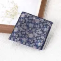 Retro bloemen pochet voor heren, elegante pak zakdoek accessoire voor zaken en bruiloften. - Mist Blauw Paars Roos Borstzakdoek