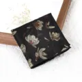 Retro Bloemen Heren Pak Pocket Square Zakdoek Formele Trouw Tuxedo Sjaal Accessoire - Magnolia Zwart Koffie Borstzakdoek