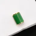 Boutons de manchette cylindriques en pierre verte et bordure dorée pour chemise detail - Œil de chat vert