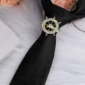 Herren Retro Strass Schiffsrad Krawattenring Brosche Luxus Metall Anzug Zuege Schmuck - Ruder Weißer Strass Gold Krawattenklammer + Schwarze Paisley Krawatte