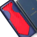 Red striped men's tie with navy blue gift box packaging, elegant style, perfect for formal wear. - Zipper Style / Long Box / Red Stripes