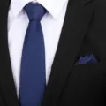 Klassieke blauwe gestreepte stropdas en pochet set voor heren zakelijke en huwelijkskleding. - 8cm Blauw Dikke Streep Rits + Pocket Square