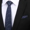 Heren zakelijke pak stropdas met pochet bijpassende set, klassieke donkerblauwe das. - 8cm Blauwe Meteoor Rits + Pocket Square