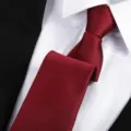 Classic red silk-textured business necktie for men, perfect for formal events and weddings. - 8cm Burgundy Small Check Zipper