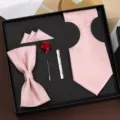 Roze textuur stropdas set met vlinderdas en pochet voor heren, stijlvolle geschenkdoos. - Rits 5-Delige Set / Lichtroze