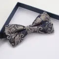 Accessorio papillon jacquard Paisley blu uomo, dettaglio matrimonio formale elegante. - Farfallino Paisley Cammello