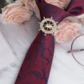 Herren Strass Schiffsdreh Krawattenring Rot Blau Paisley Muster Krawatte Variante - Ruder Weißer Strass Gold Krawattenklammer + Rot-Blaue Paisley Krawatte