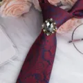 Spilla anello per cravatta vintage con strass e cravatta paisley, accessorio elegante. - Vintage Oro Fermacravatta Strass Bianco / Rosso Blu Paisley