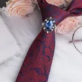 Clip anello cravatta strass vintage uomo con con cravatta motivo cachemire rosso blu variante - Vintage Argento Fermacravatta Strass Blu / Rosso Blu Paisley
