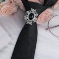 Elegante fermacravatta vintage da uomo con strass, cravatta nera e spilla retrò per stile. - Ovale Argento Pietra Nera Fermacravatta / Paisley Nero