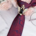 Cravatta paisley vintage da uomo con anello spilla strass aquila corona affari style - Corona Aquila Oro Fermacravatta Strass Nero / Rosso Blu Paisley