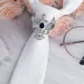 Set elegante fermacravatta vintage con aquila bicipite uomo cravatta bianca paisley spilla - Aquila Bicipite Argento Fermacravatta / Paisley Bianco