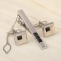 Gros plan detaille de pince a cravate argent homme et boutons manchette cristal noir - Cristal Noir Pince à Cravate et Carré Strass Noir Boutons de Manchette Set