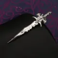 Dettaglio fermacravatta pugnale argento, spilla spada gotica, accessorio moda uomo. - Spada Argento Fermacravatta (Scatola Regalo)