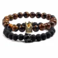 Set di bracciali di perle doppie con occhio di tigre, pietra lavica e ciondolo a corona. - Occhio di Tigre Lava Corona Oro Nero (Stile F) / Set di 2 pezzi
