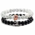 Set di bracciali di coppia in perle di turchese bianco e pietra nera con ciondolo a corona. - Turchese Agata Nera Oro Rosa Argento Corona (Stile K) / Set di 2 pezzi