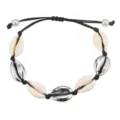 Bracciale con conchiglie boho in corda nera intrecciata, conchiglie naturali e argentate. - Corda Nera Conchiglia Argento