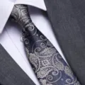 Dettaglio cravatta in seta paisley classica, elegante cravatta formale per lo sposo d'affari. - 8cm Color Cammello Paisley Cerniera