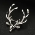 Spilla a corna di cervo argentata con strass brillanti, elegante accessorio per giacca da uomo. - Spilla Alce Diamante / Scatola regalo / Argento