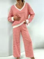 Ensemble loungewear rayé rouge blanc col V, pantalon de pyjama taille haute élégant - S / Haut et Bas / Rouge