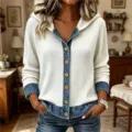 Pull en tricot décontracté pour femme avec détails en jean, capuche et patte de boutonnage. - S / Blanc