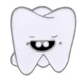 Simpatica spilla smaltata con dente di cartone animato, badge medico divertente gioiello. - Argento