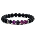 Lila Achat und schwarzes Lavastein Perlenarmband mit silbernen Zwischenringen für Damen. - Violetter Achat