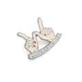 Broche créative en émail rétro avec geste de la main et design de bannière anglaise. - Main