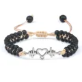 Bracelet tressé double couche de perles noires mates avec pendentif cœur ECG élégant. - ECG Mat