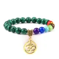Chakra edelsteen kraal armband met gouden Om hanger yoga spirituele sieraden - Malachiet