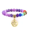 Chakra kralenarmband met gouden Om bedel, paarse gecraqueleerde agaat en stenen. - Paars Verweerde Stijl