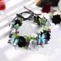 Dunkler Gothic Halloween Blumen Haarreif mit blauen Schmetterlingen und schwarzen Rosen. - Kranz B Stil