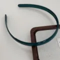 Dark green plastic headband with teeth for women, stylish hair hoop for daily wear and washing. - Dark Green